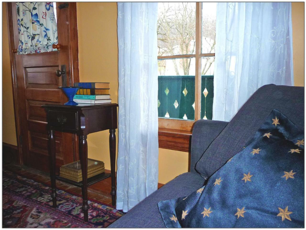 Amethyst Inn Adamstown Экстерьер фото